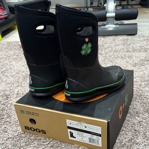 BOGS Kids Black Boots with Green Trim 4-H